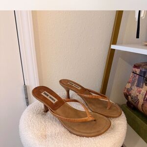 Steve Madden Brown Tan Leather Kitten Heel Thong Sandals